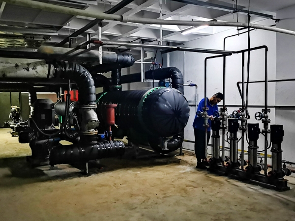 集中供热暖气中的热水能用吗