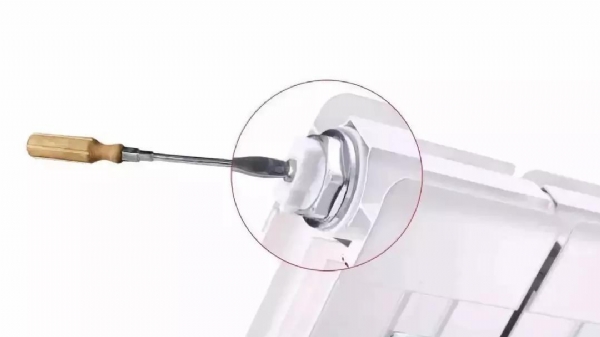 教你如何轻松给暖气片放气？